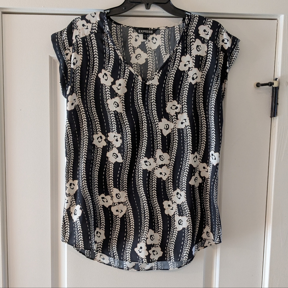 Express Floral Stripe V-Neck Cuffed Sleeve Popover Relaxed Blouse Top, Size S